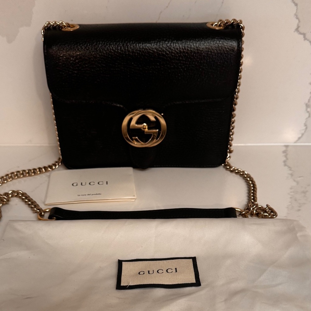 GUCCI Interlocking G Chain Shoulder Bag – Black (Pre-Owned, Excellent Condition)